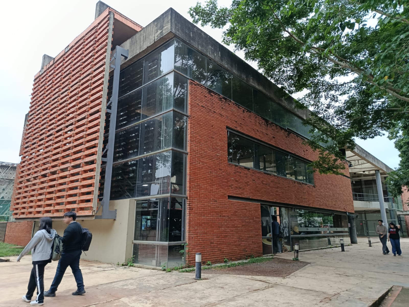 Llamado a Concurso de Ofertas para la Concesión y Explotación del Servicio de Cantina de la FADA – UNA