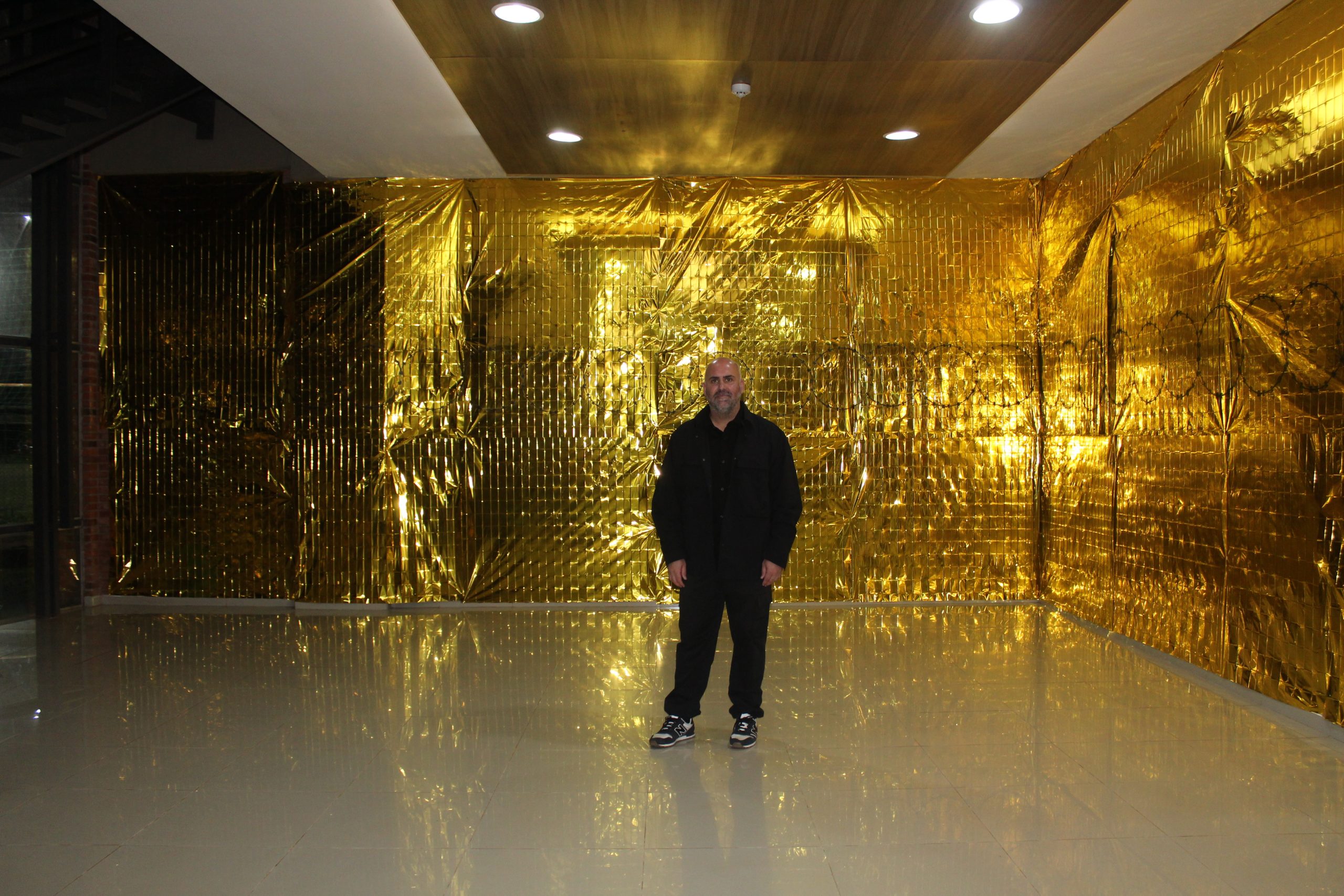 El Dr. José Luis Lozano presenta la instalación inmersiva «NO EXIT» en la FADA/UNA